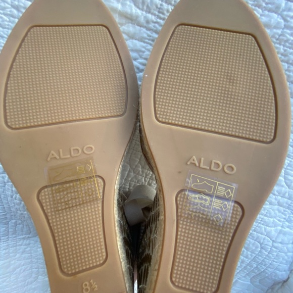 Brand New Gold embroidered lace up wedges - Picture 8 of 8